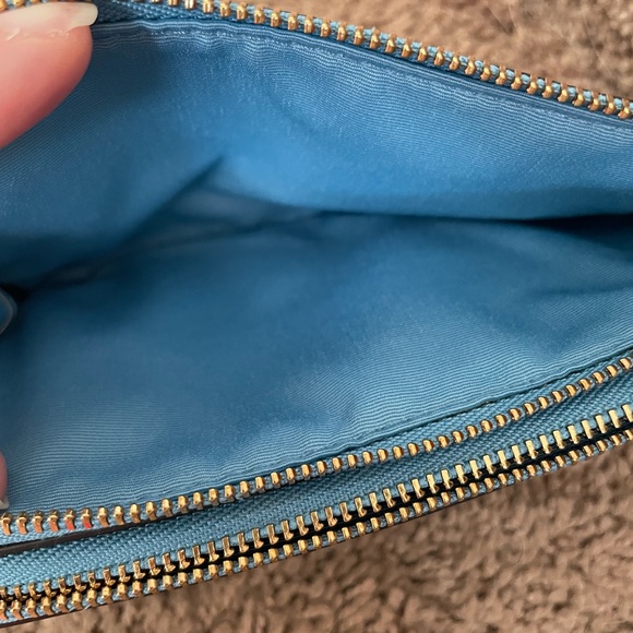 Coach Pebbled Leather Double Zip clutch NWT - Picture 4 of 4